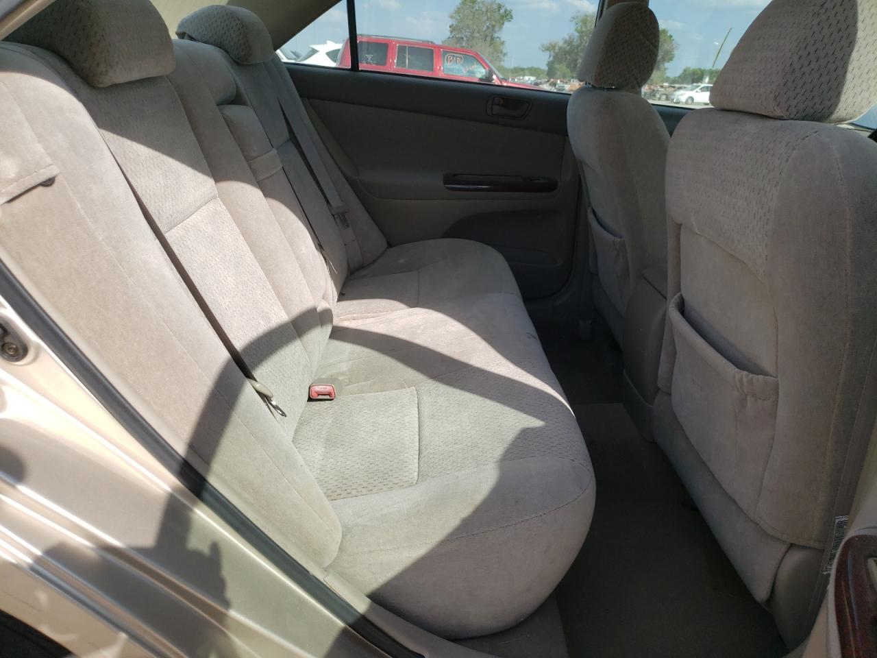 Photo 6 from auction – 2004 TOYOTA CAMRY LE with VIN 4T1BE32K94U900772