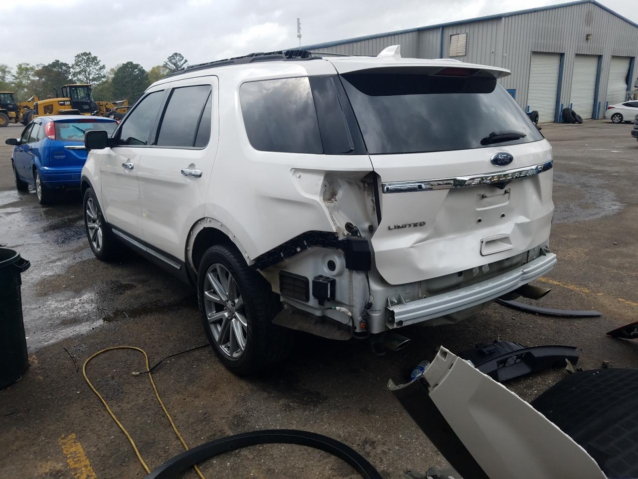 Photo 3 from auction – 2017 FORD EXPLORER L with VIN 1FM5K7F85HGB26889