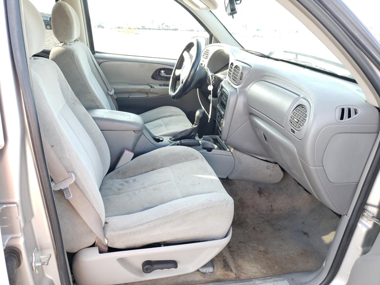 Photo 5 from auction – 2005 CHEVROLET TRAILBLAZE with VIN 1GNDT13S952169254