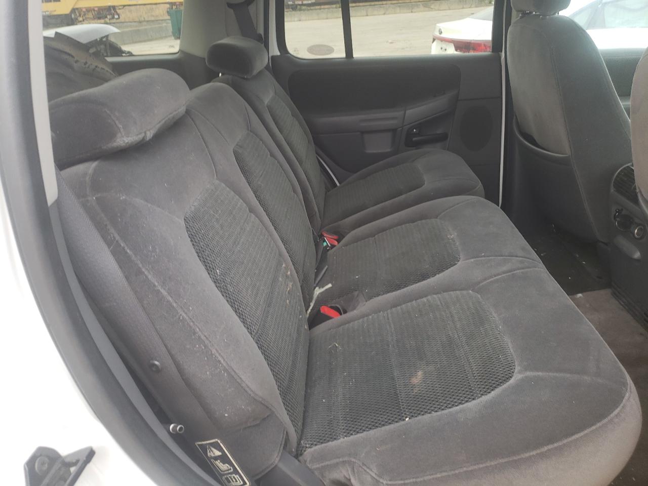 Photo 6 from auction – 2002 FORD EXPLORER X with VIN 1FMZU73W32UD66613