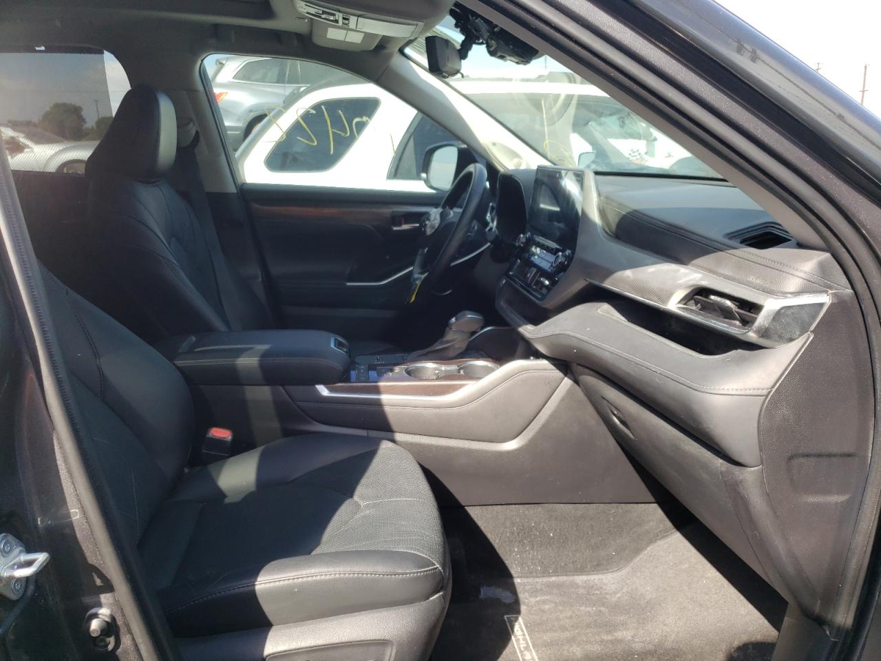 صورة رقم 5 من المزاد - 2021 TOYOTA HIGHLANDER مع VIN 5TDFZRAH4MS038407