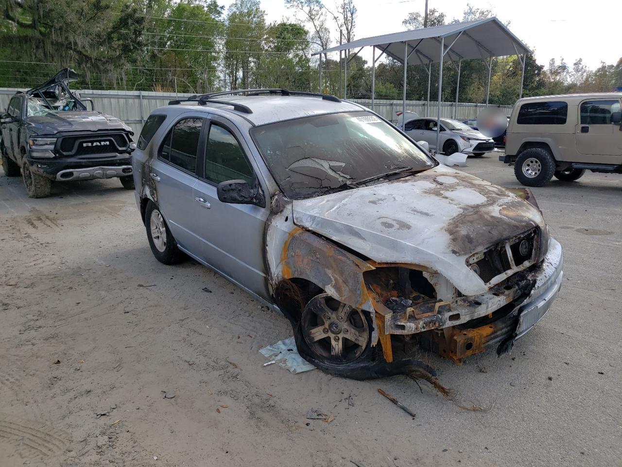 Photo 9 from auction – 2005 KIA SORENTO EX with VIN KNDJD733855406626