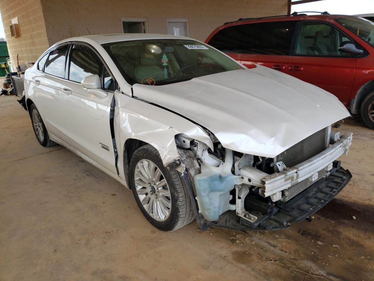 FORD FUSION SE 2015 with VIN 3FA6P0PU6FR123038 - Photo from auction