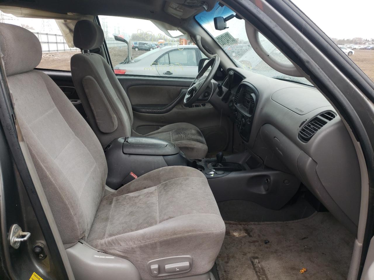 Photo 5 from auction – 2003 TOYOTA SEQUOIA SR with VIN 5TDBT44A63S180869