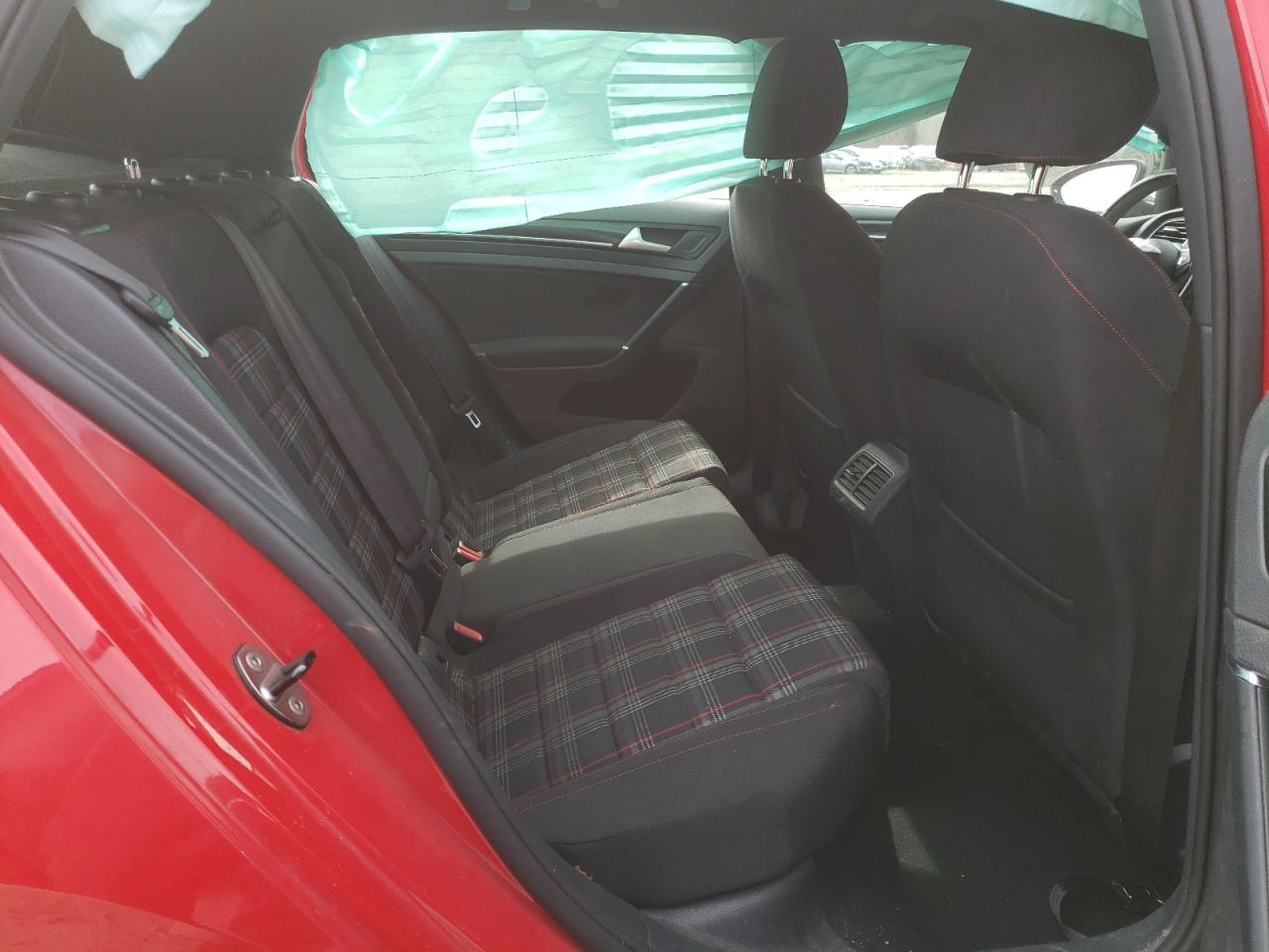 Photo 6 from auction – 2015 VOLKSWAGEN GTI with VIN 3VW547AU5FM100554