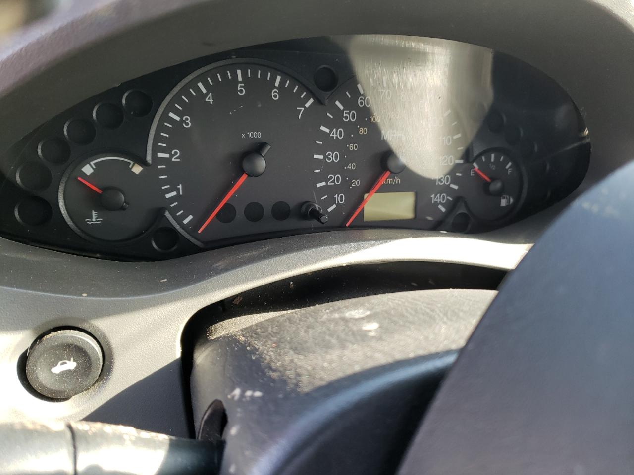 Photo 8 from auction – 2005 FORD FOCUS ZX4 with VIN 1FAFP34N15W233277