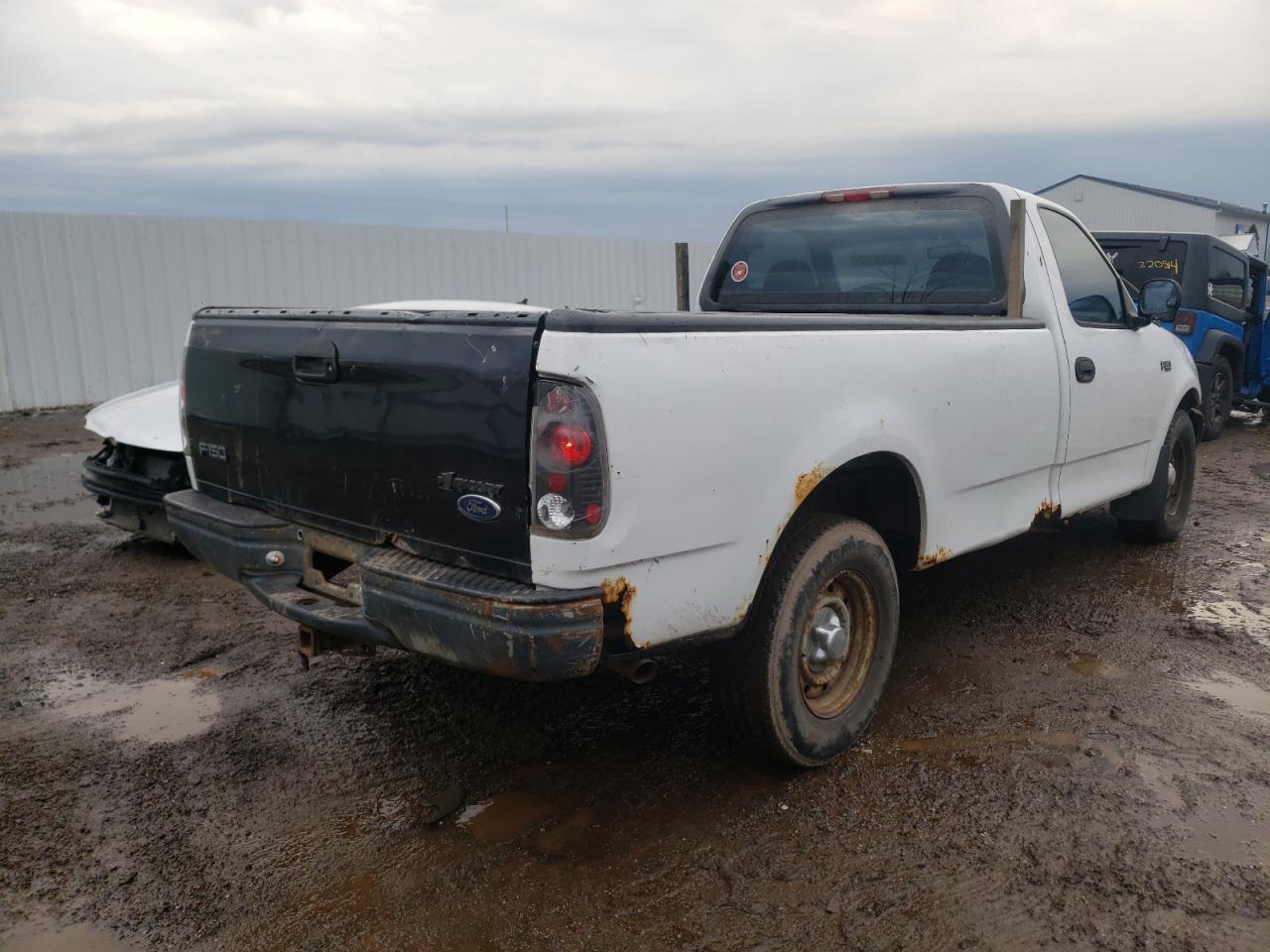 Photo 4 from auction – 2000 FORD F150 with VIN 1FTZF1725YNB08955
