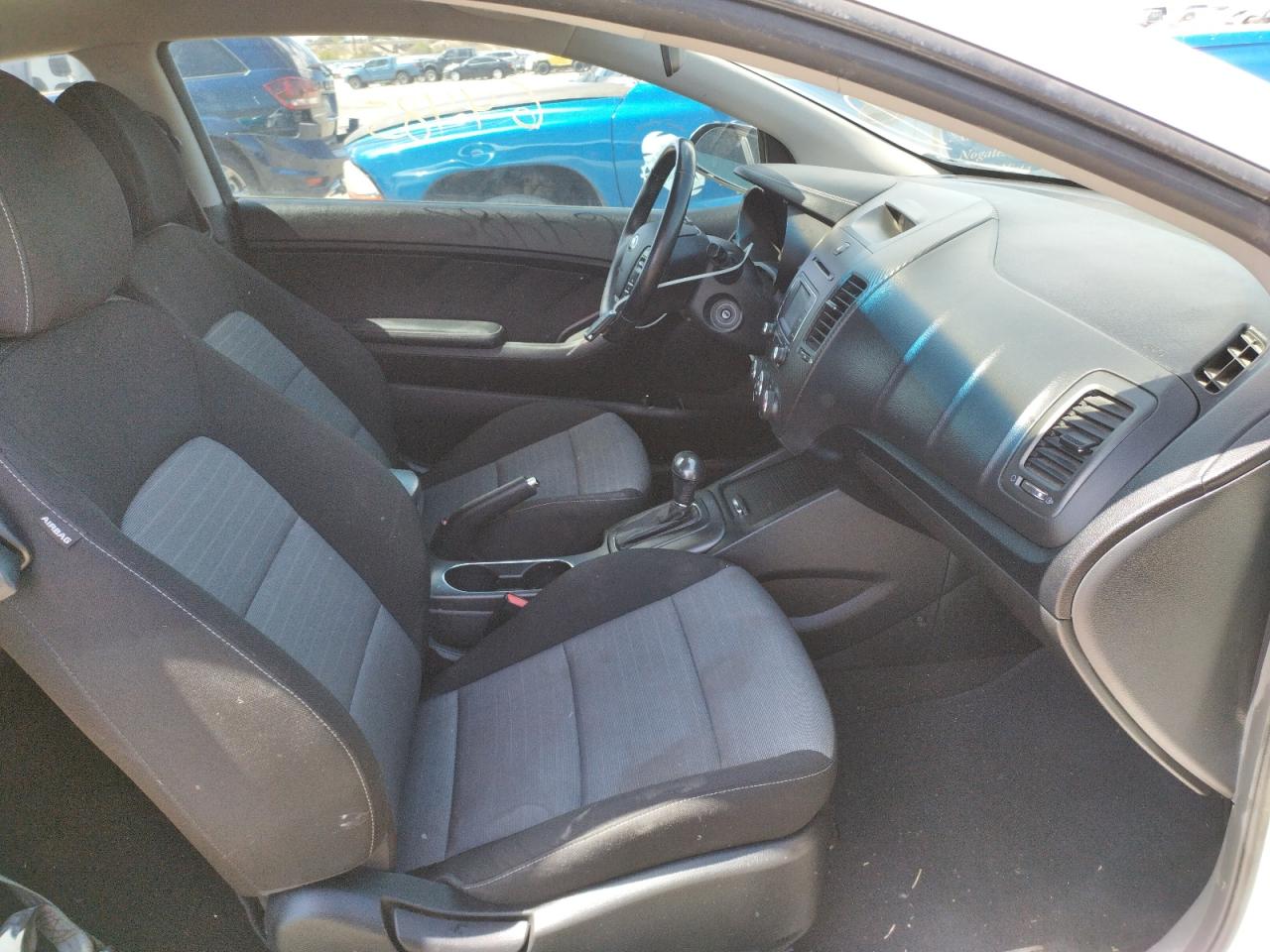 Photo 5 from auction – 2016 KIA FORTE EX with VIN KNAFX6A86G5596268