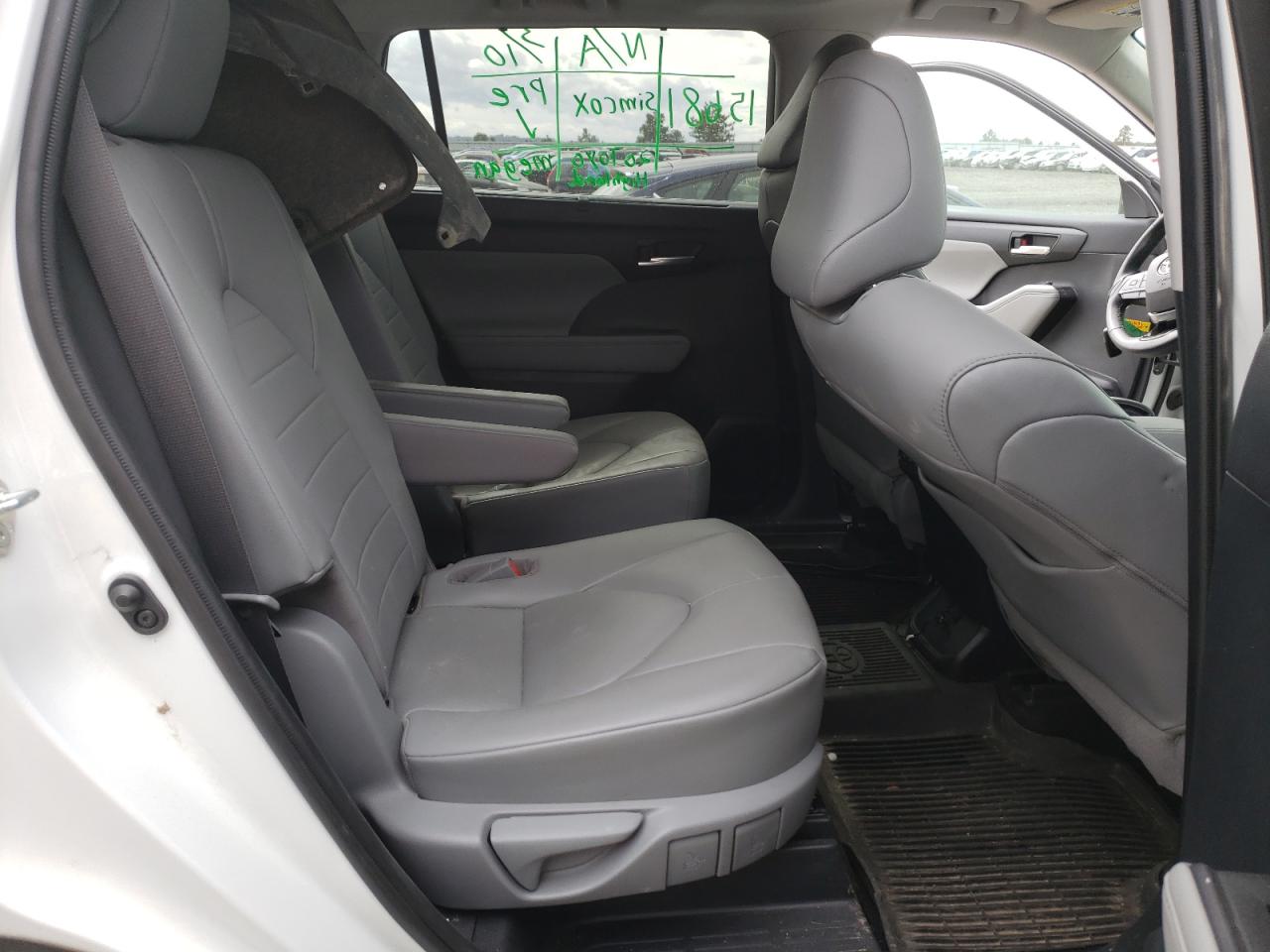 Photo 6 from auction – 2020 TOYOTA HIGHLANDER with VIN 5TDGZRBH8LS518029