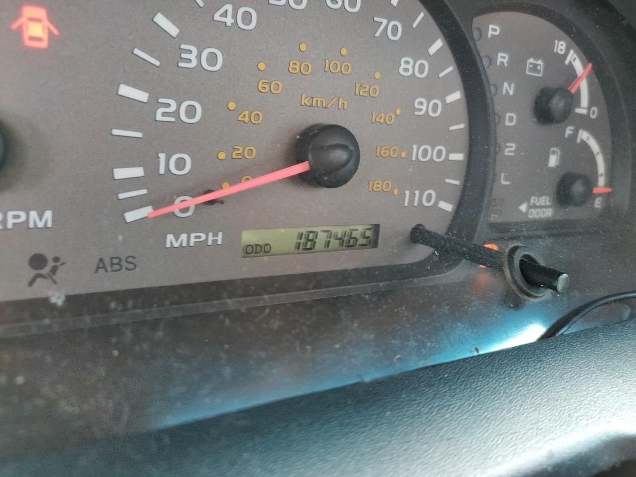 Photo 8 from auction – 2002 TOYOTA SEQUOIA LI with VIN 5TDBT48A52S076480