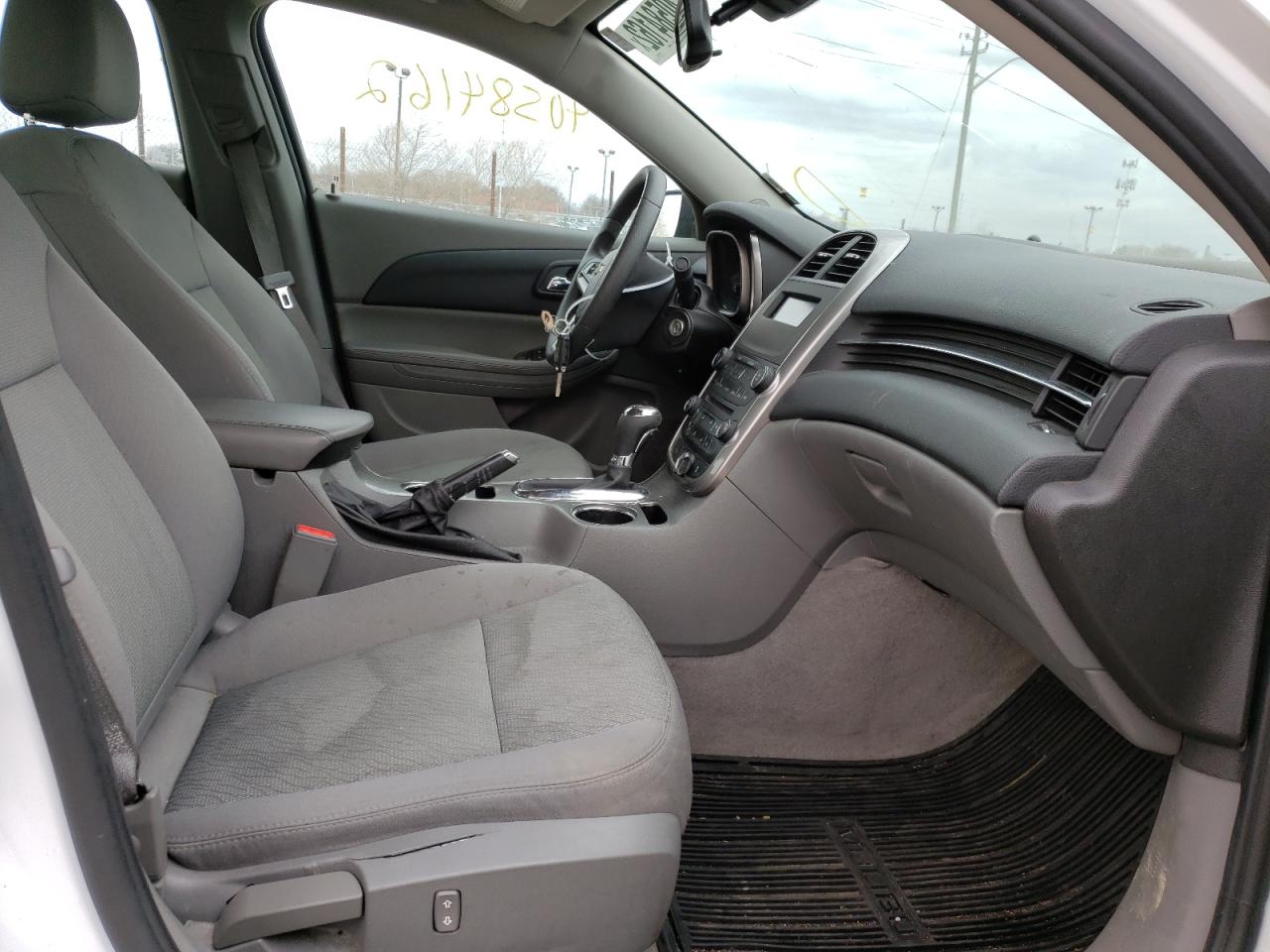Photo 5 from auction – 2015 CHEVROLET MALIBU LS with VIN 1G11B5SLXFF108451