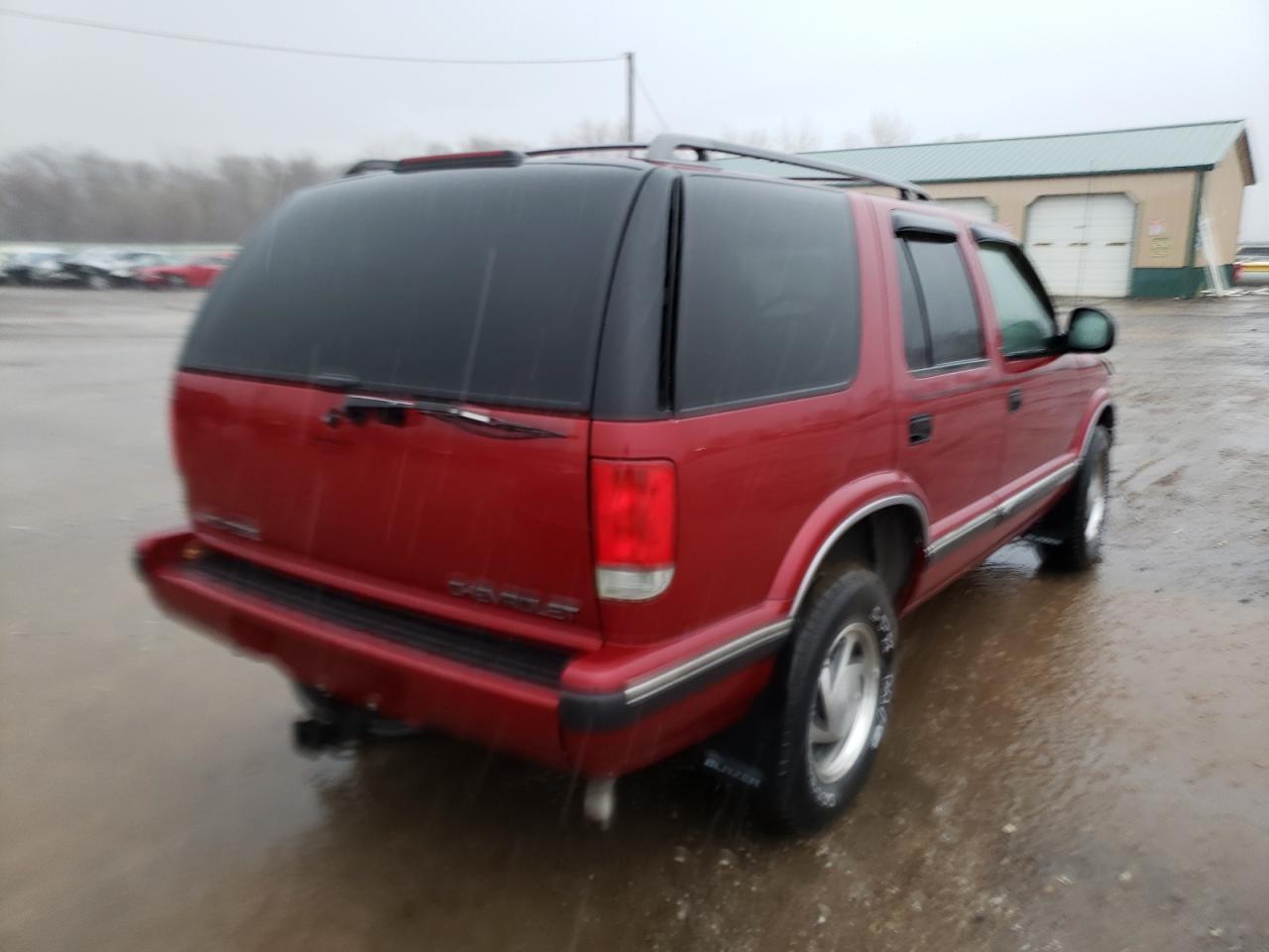 Photo 4 from auction – 1997 CHEVROLET BLAZER with VIN 1GNDT13W0VK244989