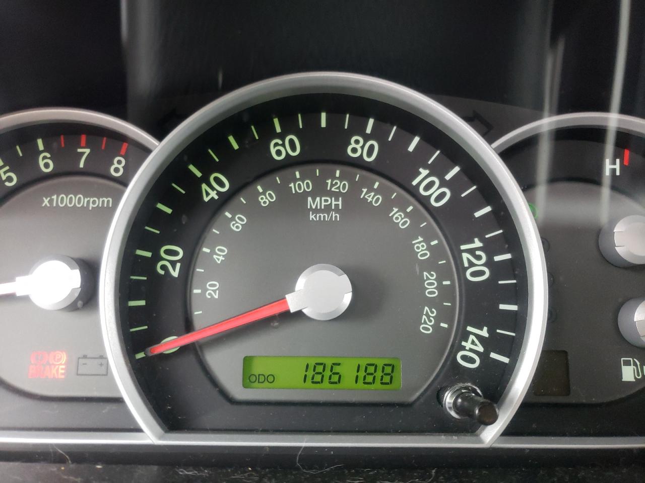 Photo 8 from auction – 2007 KIA SORENTO EX with VIN KNDJC736375683684