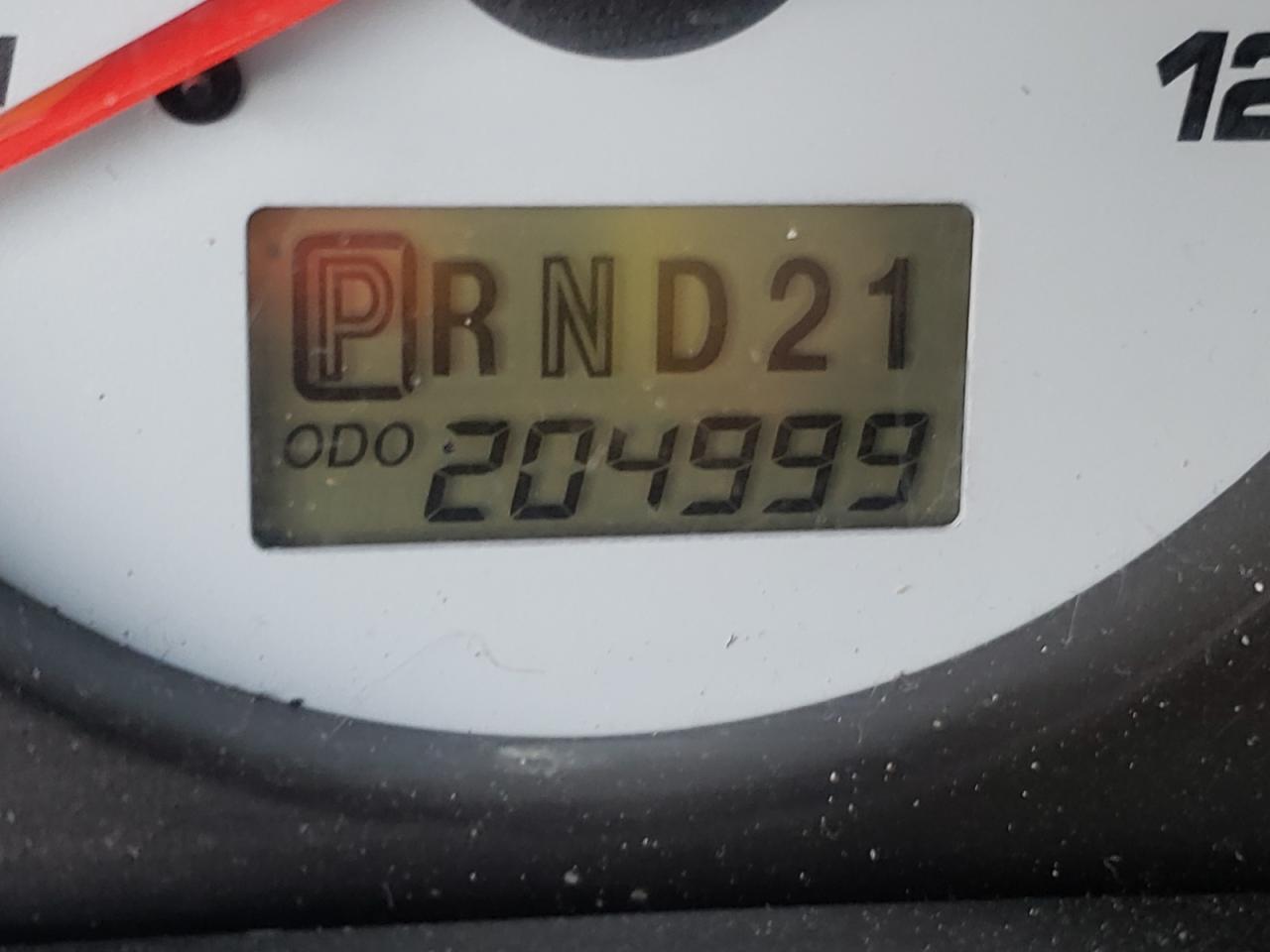 Photo 8 from auction – 2002 FORD ESCAPE XLS with VIN 1FMYU011X2KD66310