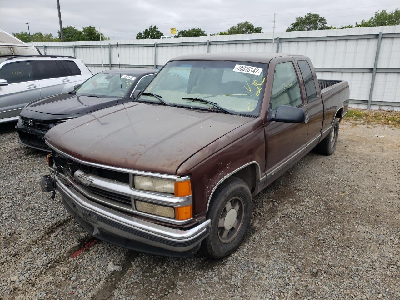 صورة رقم 2 من المزاد - 1998 CHEVROLET GMT-400 C1 مع VIN 2GCEC19R1W1121492