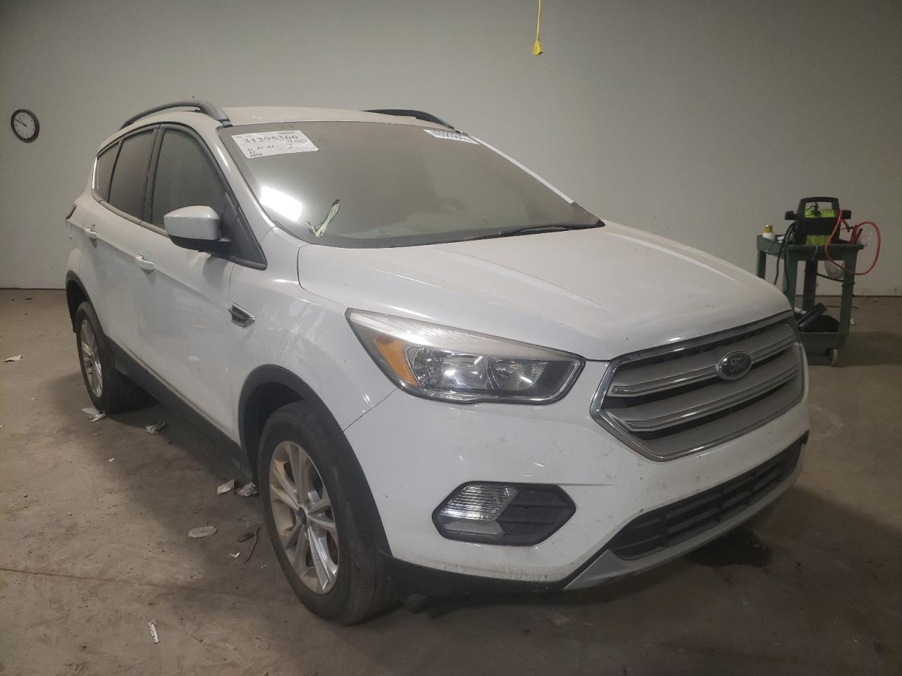 FORD ESCAPE SE 2018 with VIN 1FMCU9GD4JUC99769 - Photo from auction