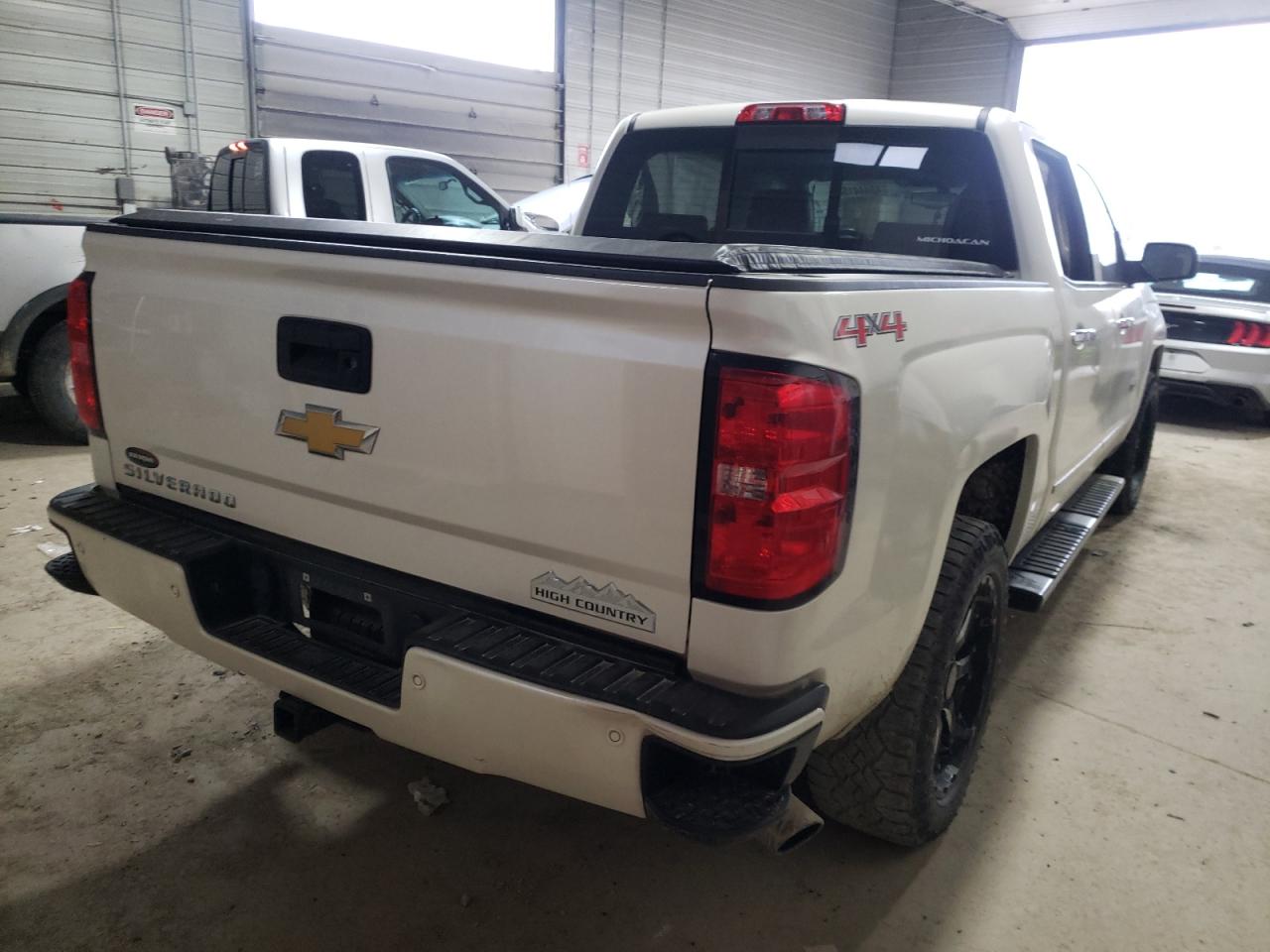 Photo 4 from auction – 2015 CHEVROLET SILVERADO with VIN 3GCUKTEC0FG343881