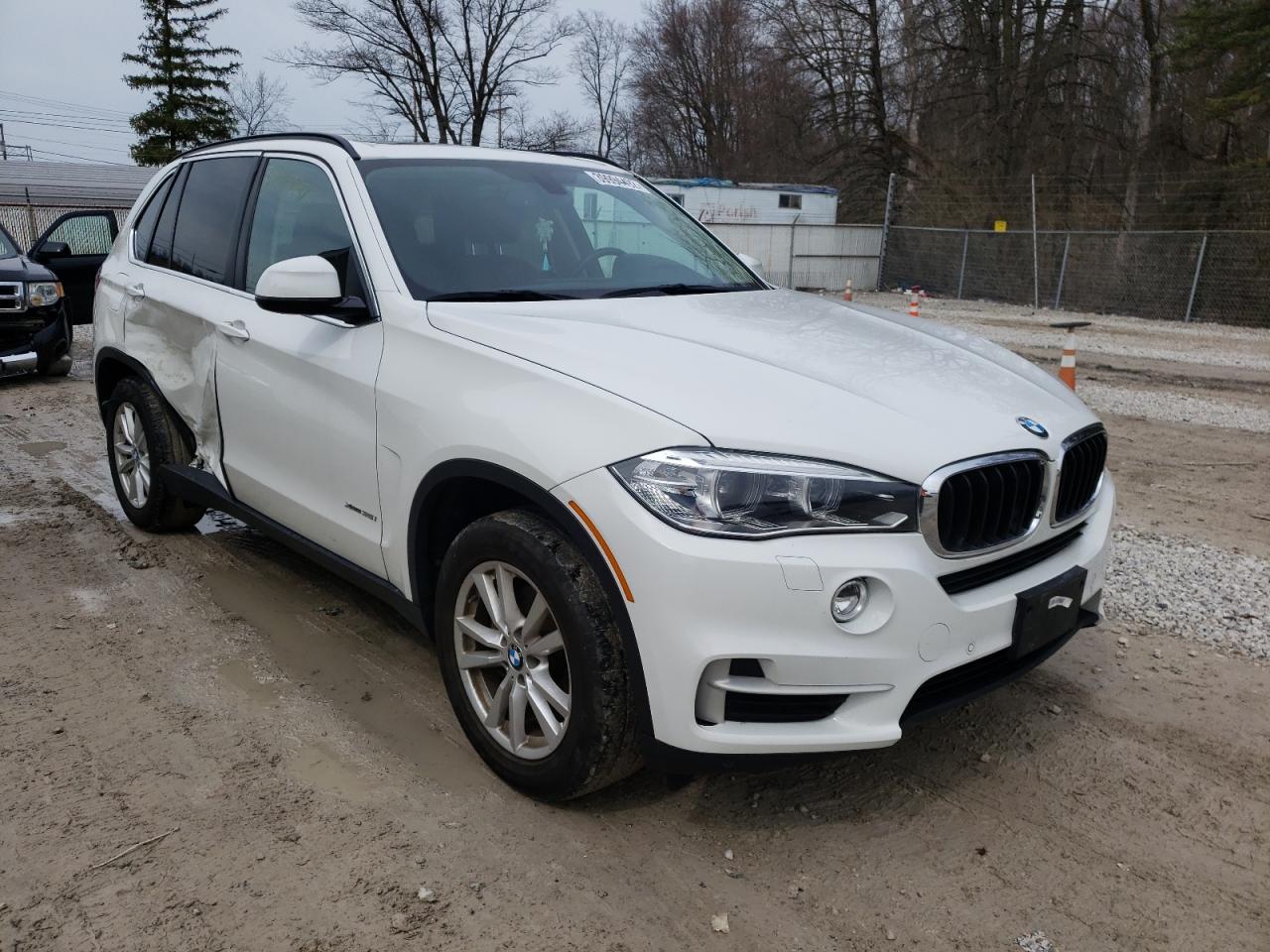 BMW X5 XDRIVE3 2015 with VIN 5UXKR0C5XF0P00587 - Photo from auction