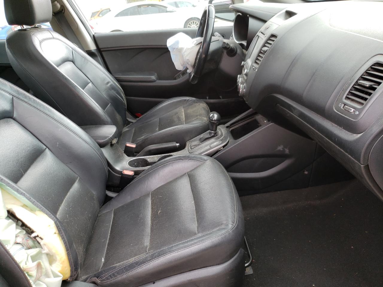 Photo 5 from auction – 2016 KIA FORTE EX with VIN KNAFZ4A89G5550819