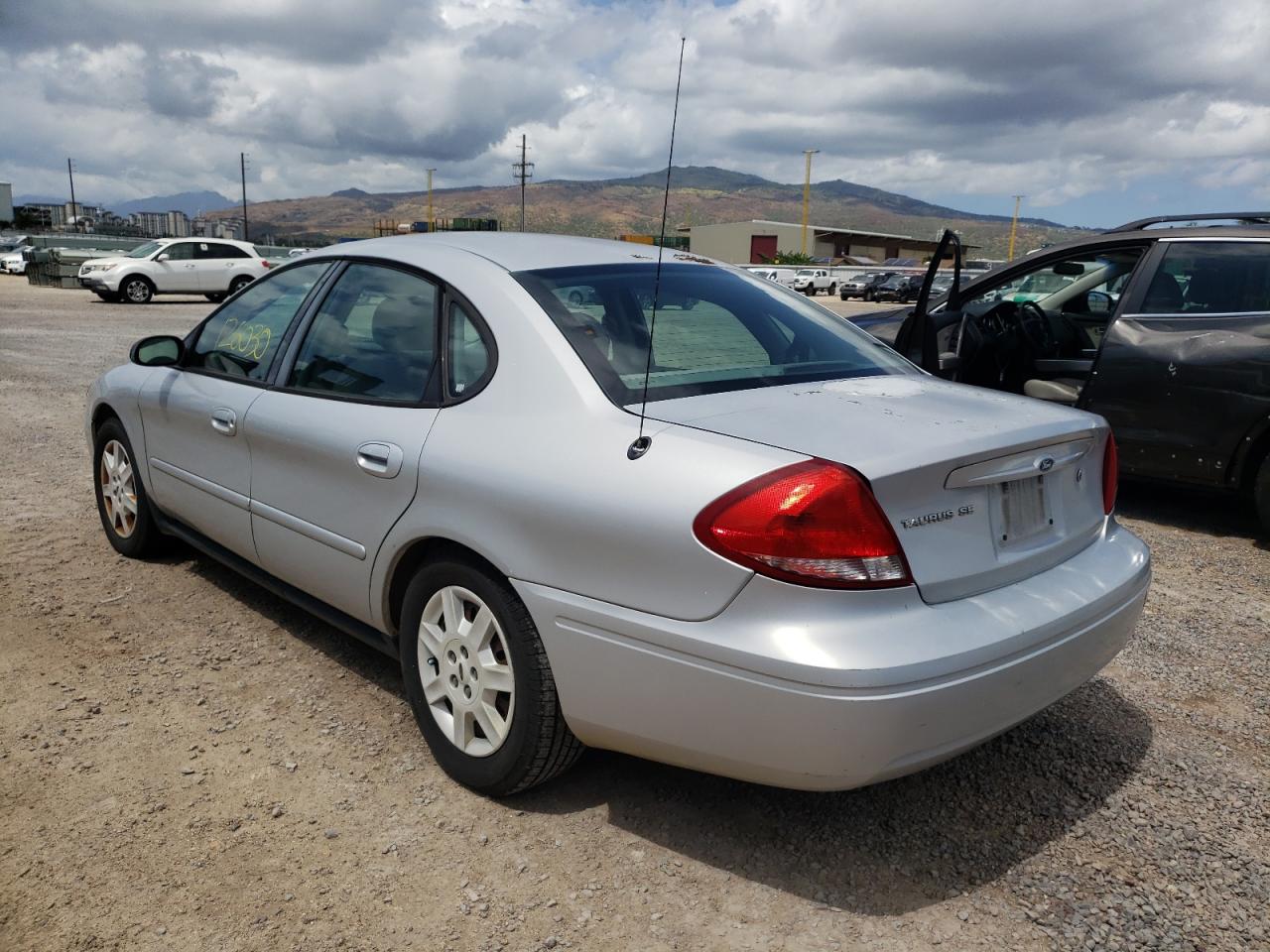 Photo 3 from auction – 2007 FORD TAURUS SE with VIN 1FAFP53U17A141249