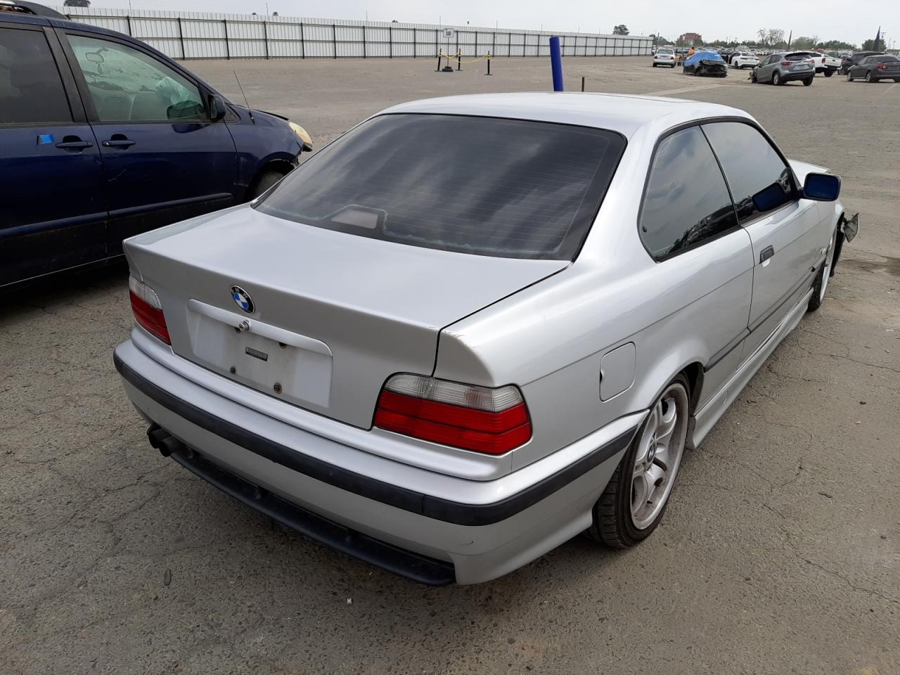 Photo 4 from auction – 1999 BMW 323 IS with VIN WBABF7332XEH43732
