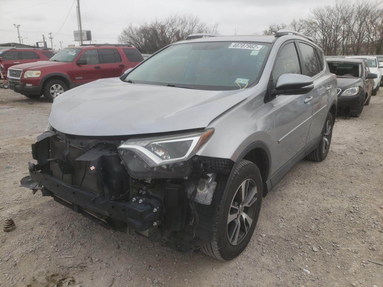 Photo 2 from auction – 2016 TOYOTA RAV4 XLE with VIN 2T3WFREV0GW272250