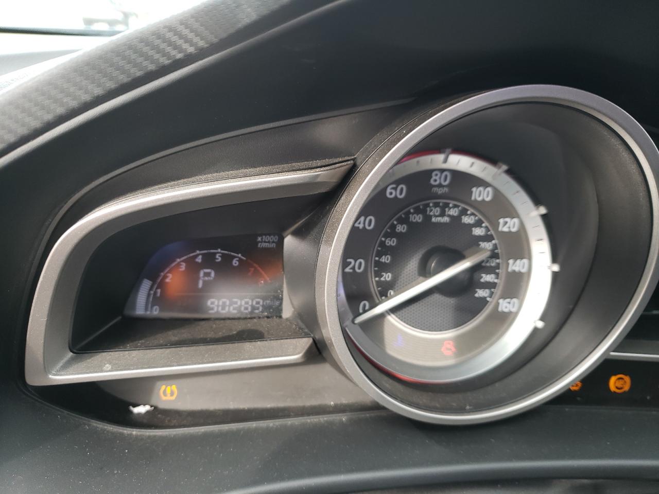 Photo 8 from auction – 2014 MAZDA 3 TOURING with VIN JM1BM1V74E1127344