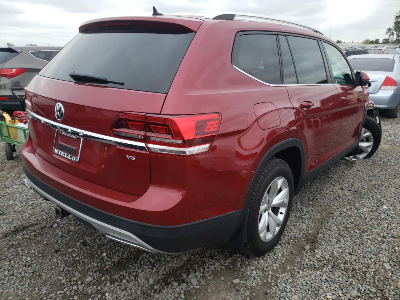 Photo 4 from auction – 2018 VOLKSWAGEN ATLAS SE with VIN 1V2DR2CA2JC533358