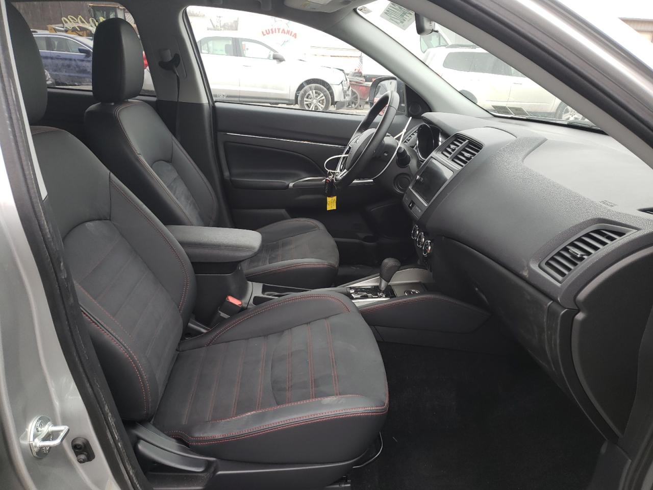 Photo 5 from auction – 2018 MITSUBISHI OUTLANDER with VIN JA4AR3AW6JZ004589