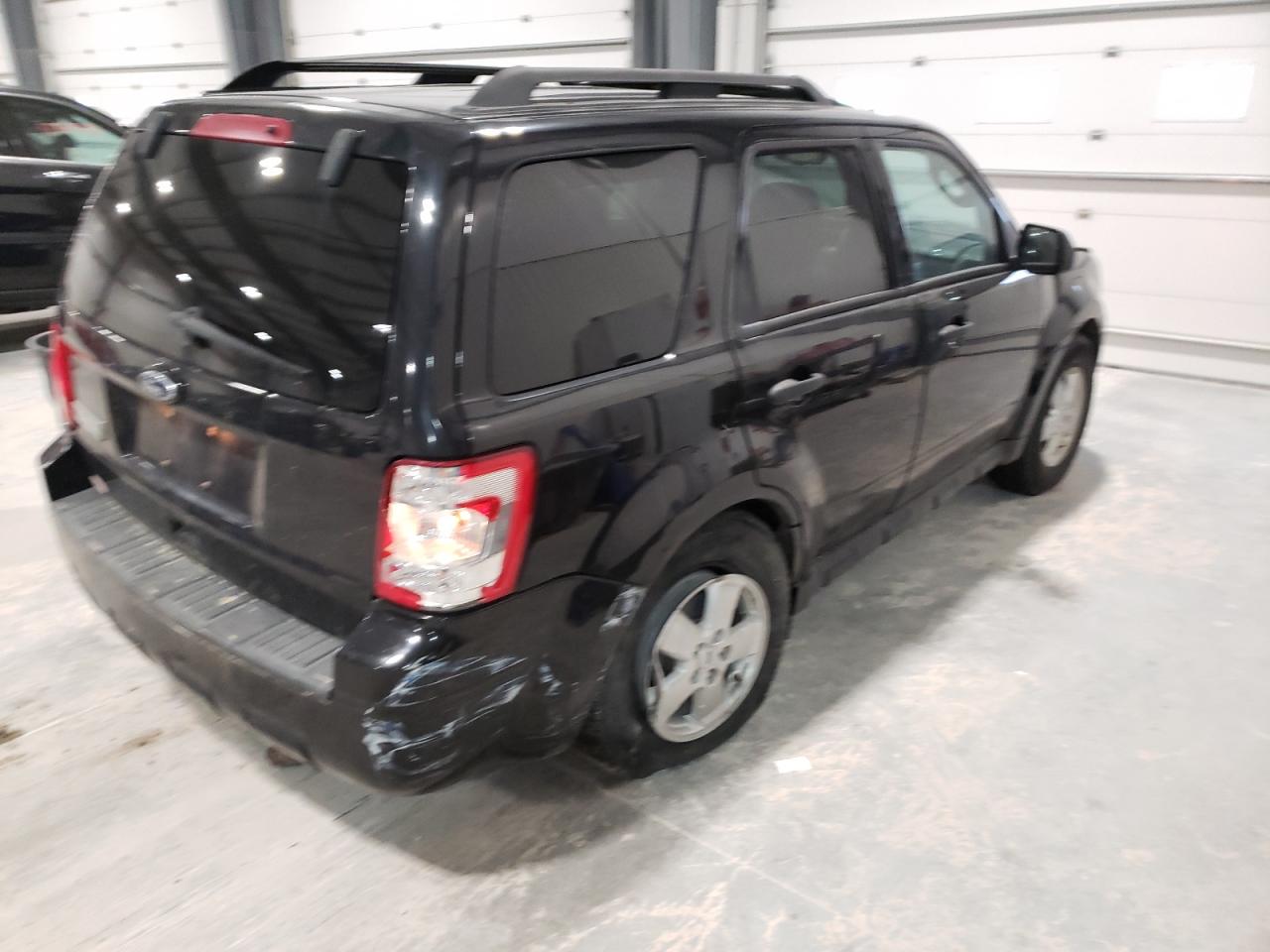 Photo 4 from auction – 2010 FORD ESCAPE XLT with VIN 1FMCU9D76AKC50325