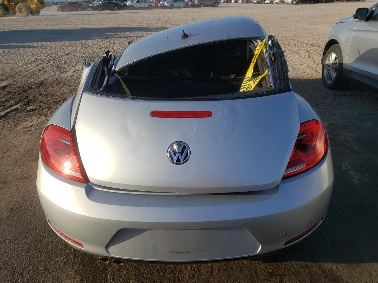 Photo 9 from auction – 2012 VOLKSWAGEN BEETLE with VIN 3VWJP7AT0CM612490