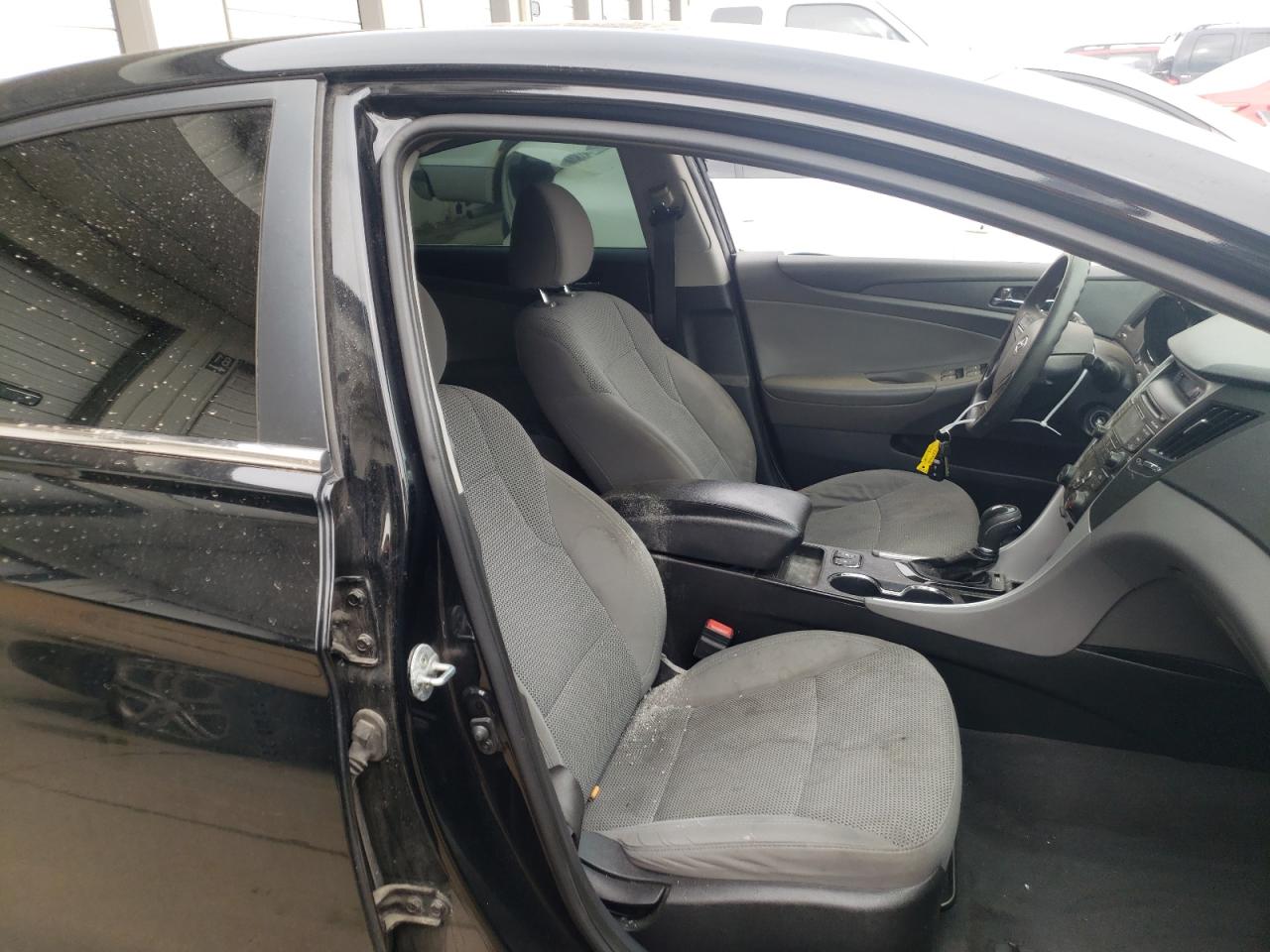 Photo 5 from auction – 2013 HYUNDAI SONATA GLS with VIN 5NPEB4AC6DH672573