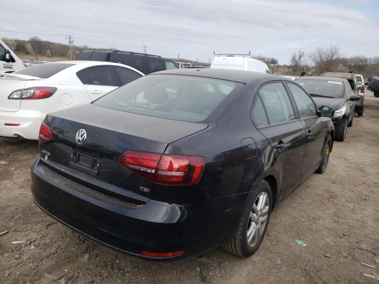Photo 4 from auction – 2018 VOLKSWAGEN JETTA S with VIN 3VW2B7AJ3JM257328