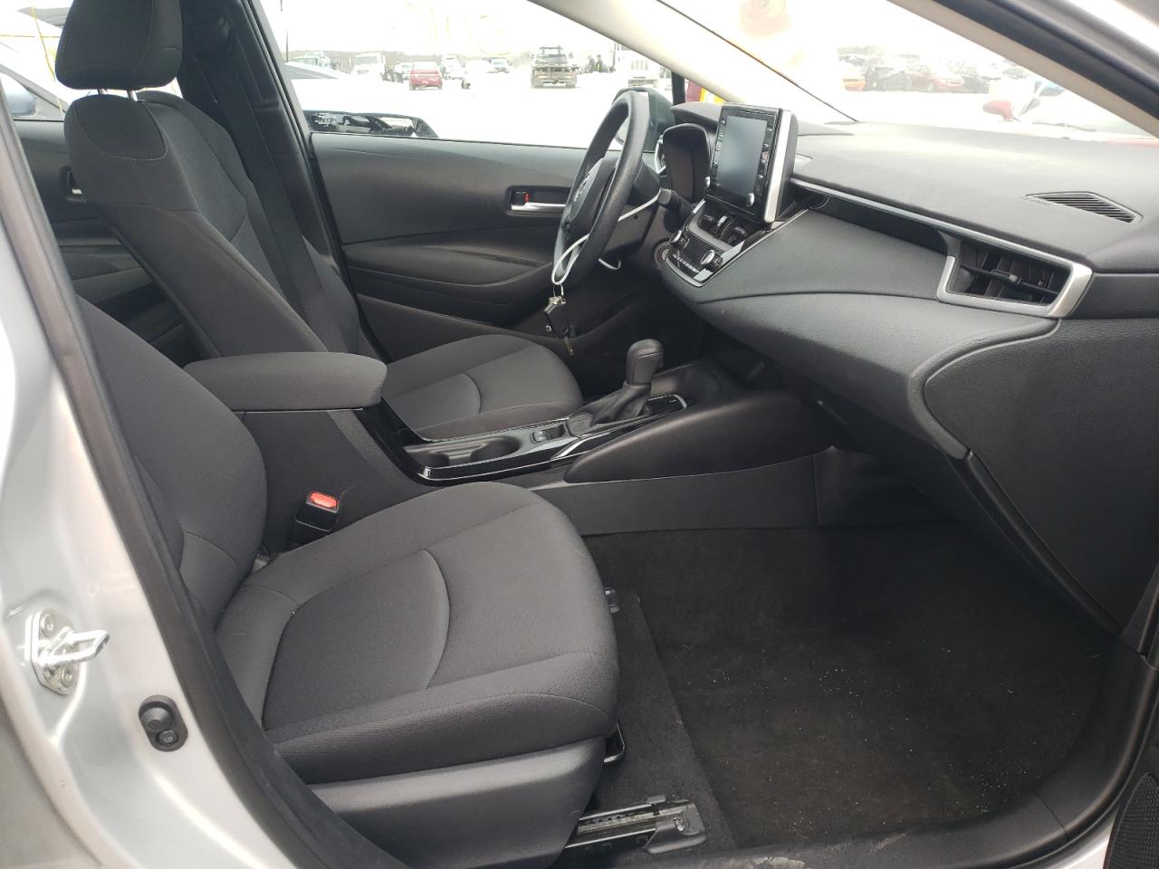 Photo 5 from auction – 2020 TOYOTA COROLLA LE with VIN 5YFEPRAE2LP119064