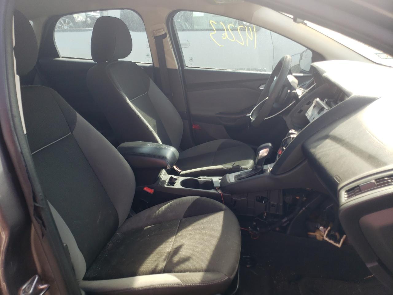 Photo 5 from auction – 2014 FORD FOCUS SE with VIN 1FADP3F22EL389842