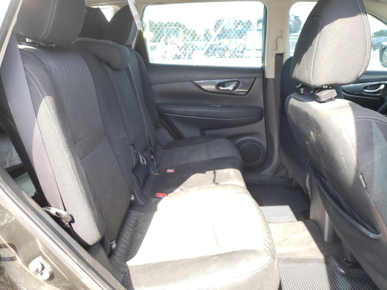 Photo 6 from auction – 2017 NISSAN ROGUE S with VIN KNMAT2MT5HP506910