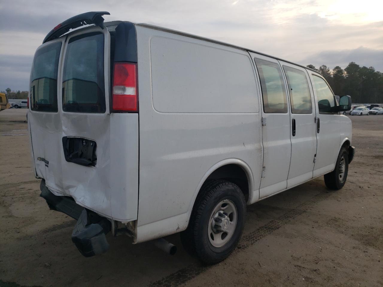 Photo 4 from auction – 2016 CHEVROLET EXPRESS G2 with VIN 1GCWGAFF5G1254430