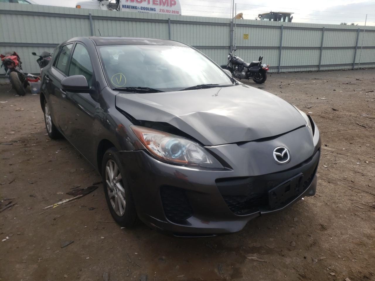 MAZDA 3 I 2013 with VIN JM1BL1MP5D1806865 - Photo from auction