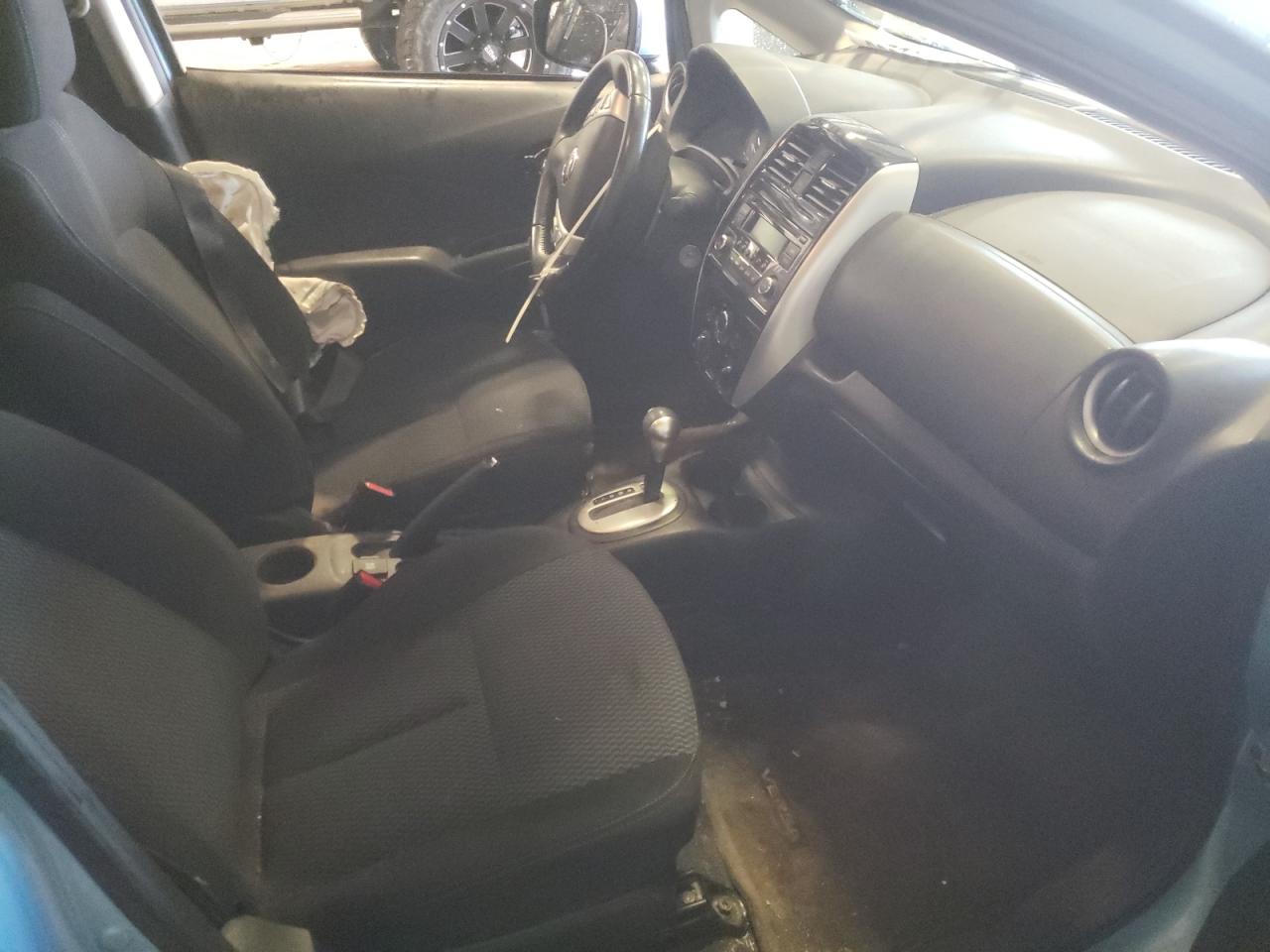 Photo 5 from auction – 2015 NISSAN VERSA NOTE with VIN 3N1CE2CPXFL413075