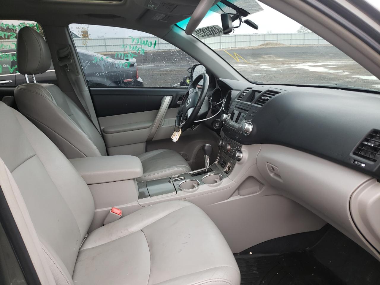 Photo 5 from auction – 2012 TOYOTA HIGHLANDER with VIN 5TDBK3EH8CS116552