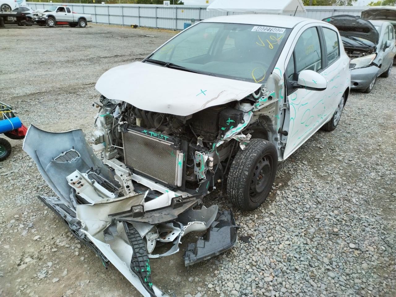 Photo 2 from auction – 2015 TOYOTA YARIS with VIN VNKKTUD37FA046592