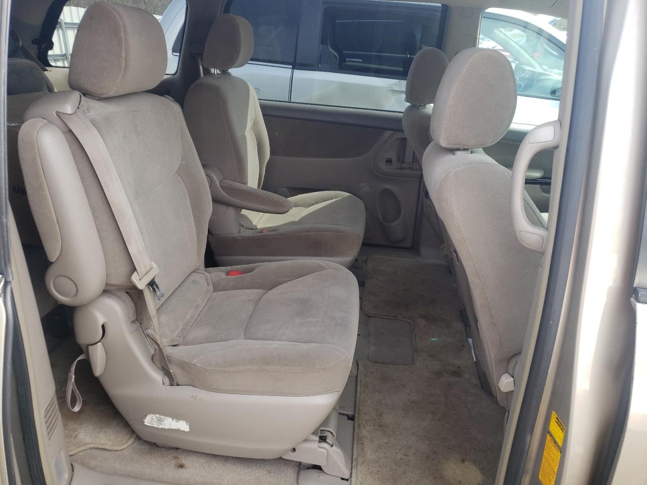 Photo 6 from auction – 2004 TOYOTA SIENNA CE with VIN 5TDZA23C94S120663