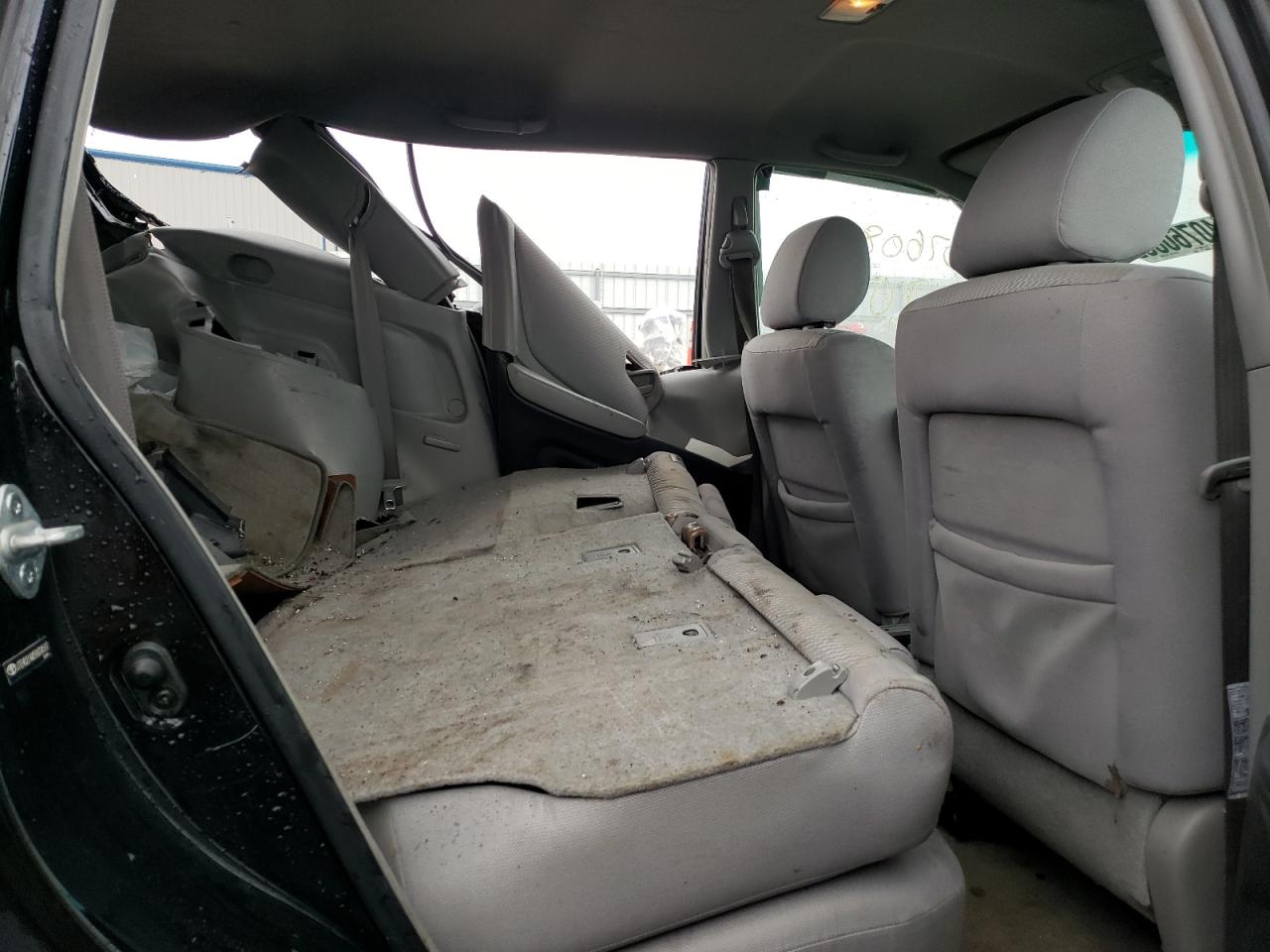 Photo 6 from auction – 2005 TOYOTA HIGHLANDER with VIN JTEHD21AX50034587