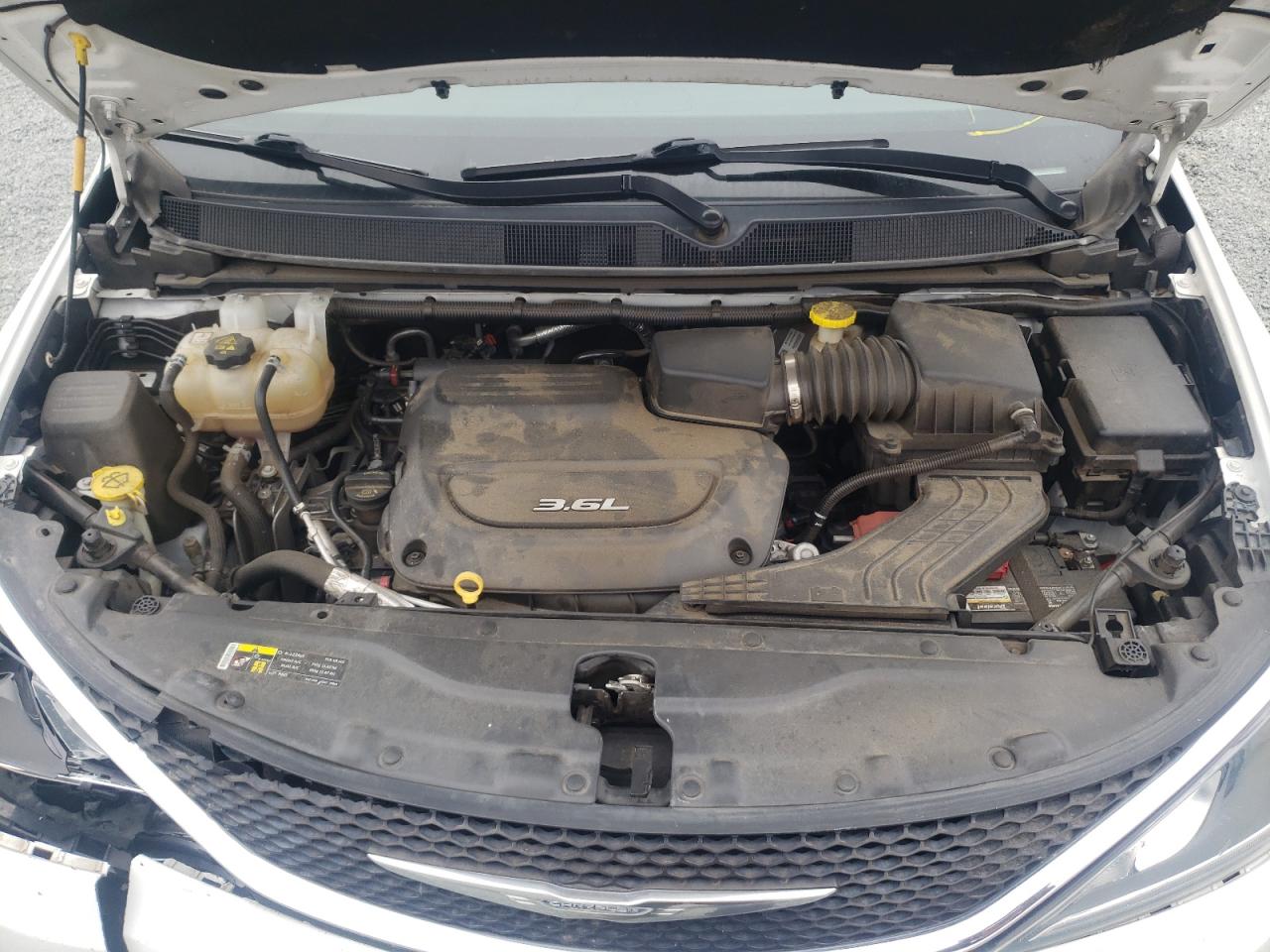 Photo 7 from auction – 2017 CHRYSLER PACIFICA T with VIN 2C4RC1BG0HR564554
