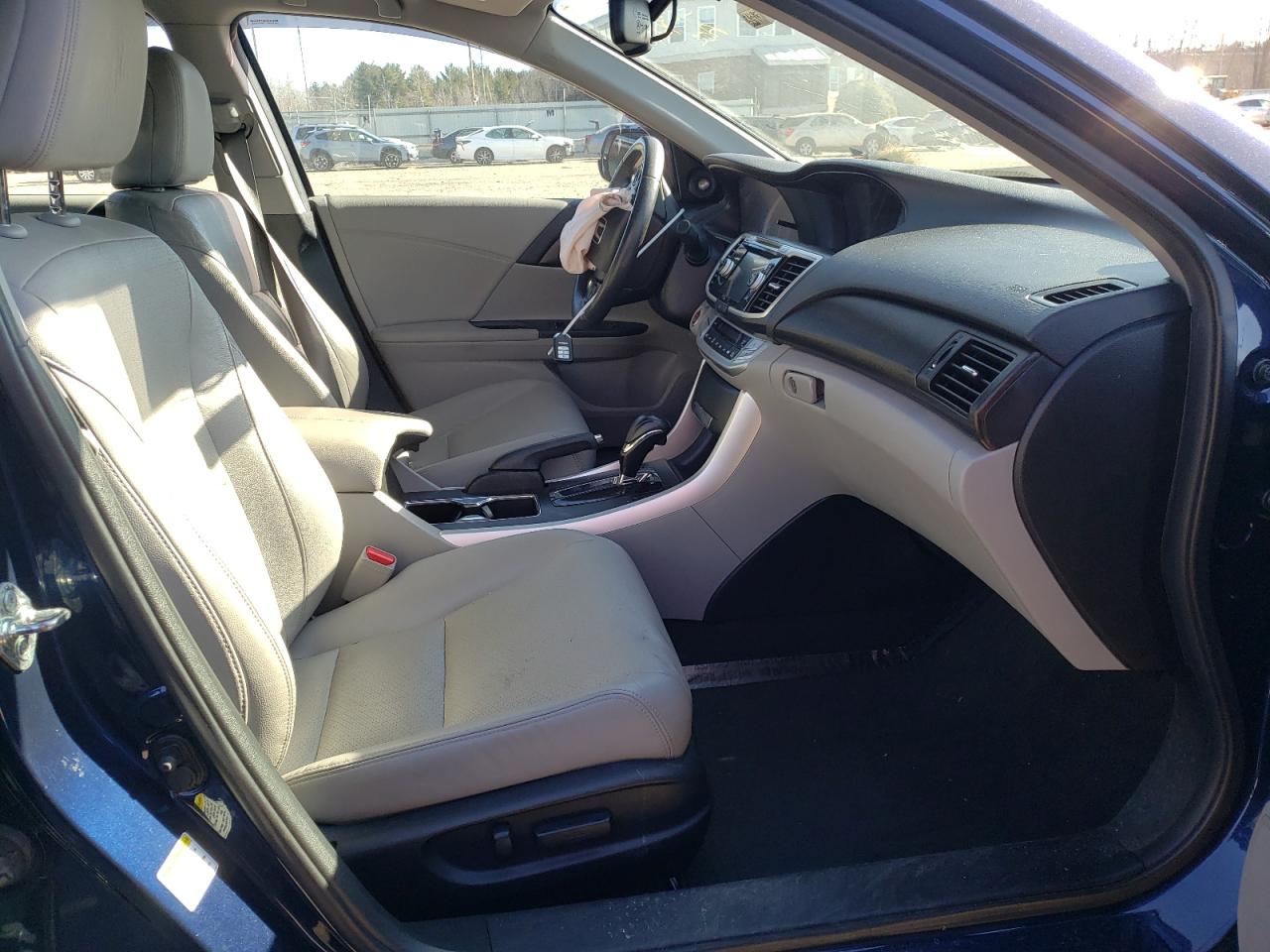 Photo 5 from auction – 2014 HONDA ACCORD EXL with VIN 1HGCR2F87EA165526