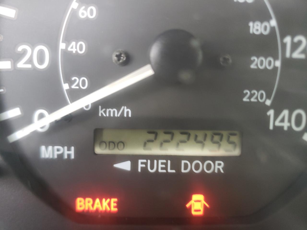 Photo 8 from auction – 2000 TOYOTA CAMRY CE with VIN 4T1BG22K6YU696684