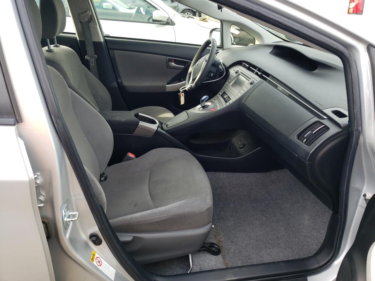 Photo 5 from auction – 2015 TOYOTA PRIUS with VIN JTDKN3DU4F0439963