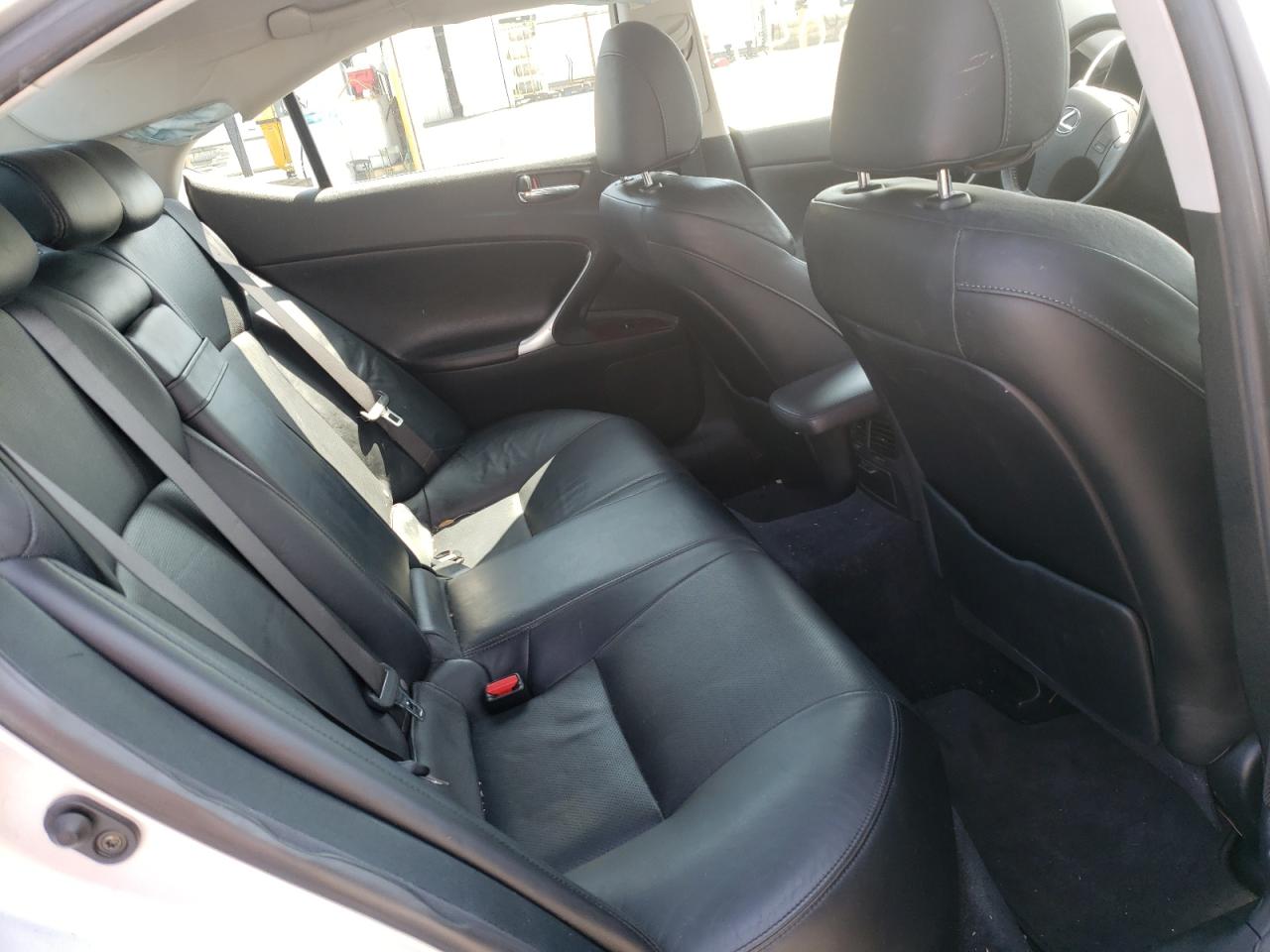 Photo 6 from auction – 2006 LEXUS IS 350 with VIN JTHBE262565002819