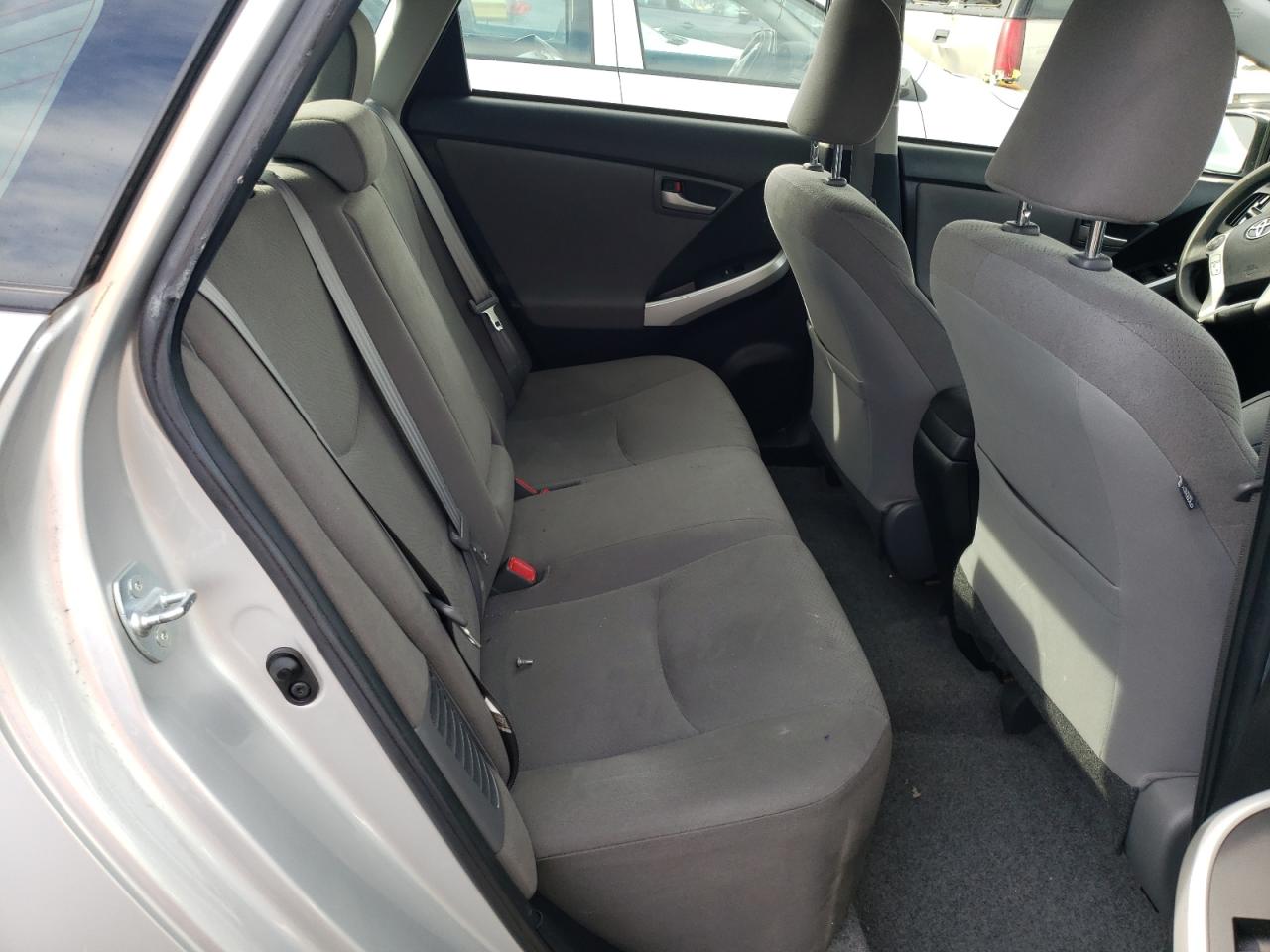 Photo 6 from auction – 2015 TOYOTA PRIUS with VIN JTDKN3DU4F0439963