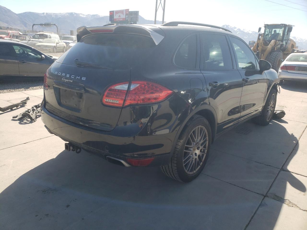 Photo 4 from auction – 2014 PORSCHE CAYENNE with VIN WP1AA2A23ELA95977